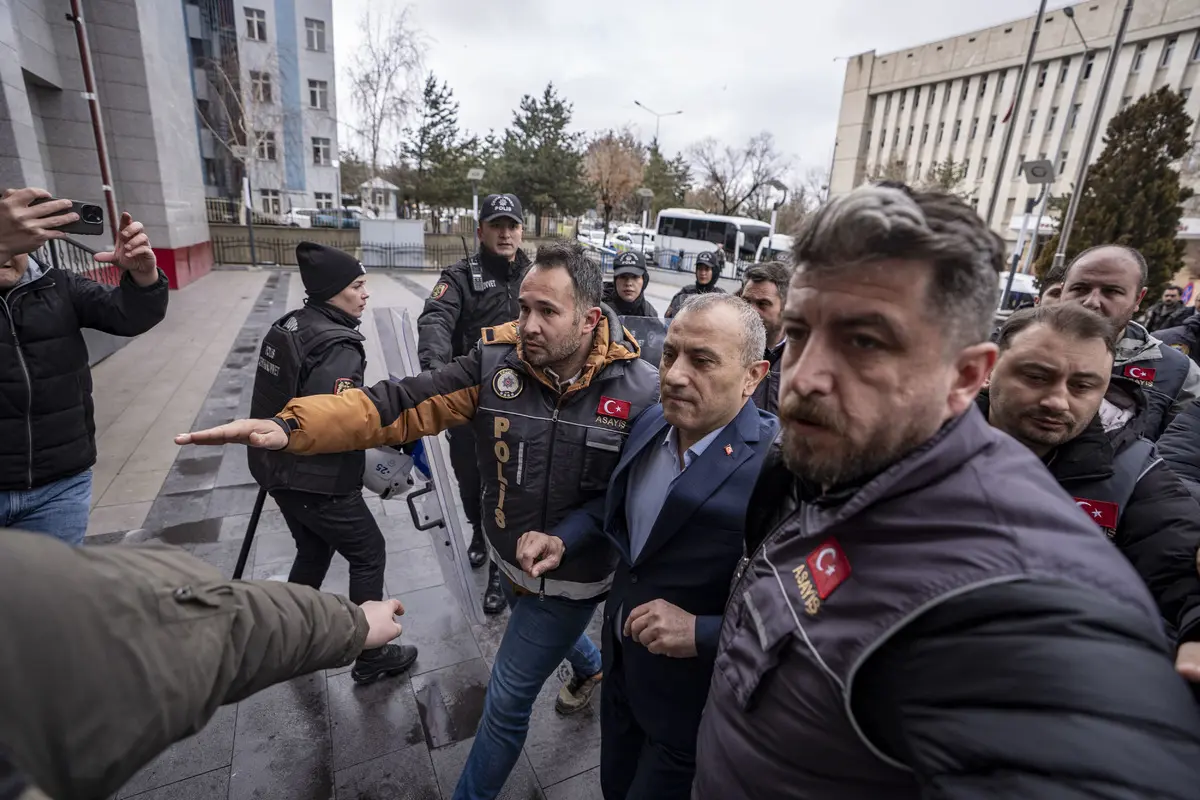 Tuncay Sonel için harekete geçtiler! Meclis kararı çıkarıldı 2