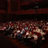 'Birimiz Hepimiz' oyununda prömiyer heyecanı 'Birimiz Hepimiz' oyununda prömiyer heyecanı
