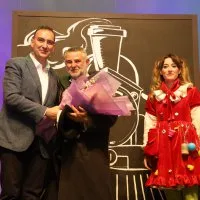 'Birimiz Hepimiz' oyununda prömiyer heyecanı 'Birimiz Hepimiz' oyununda prömiyer heyecanı