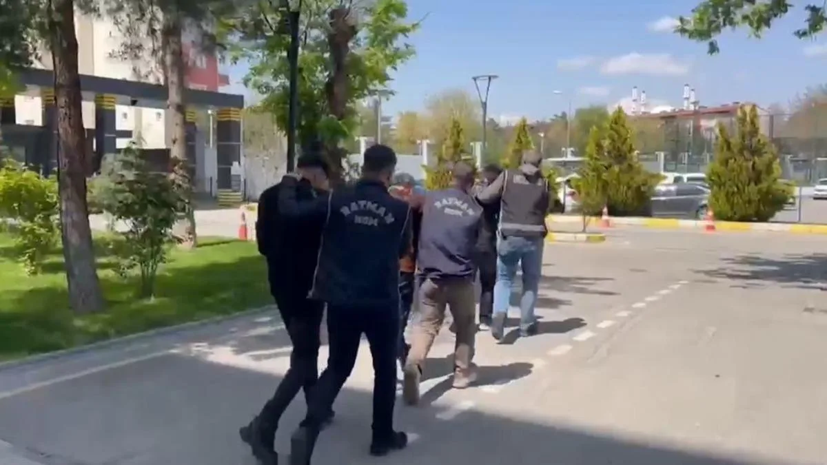 Bismil’de 13 Tabanca Ele Geçirildi, 3 Gözaltı!