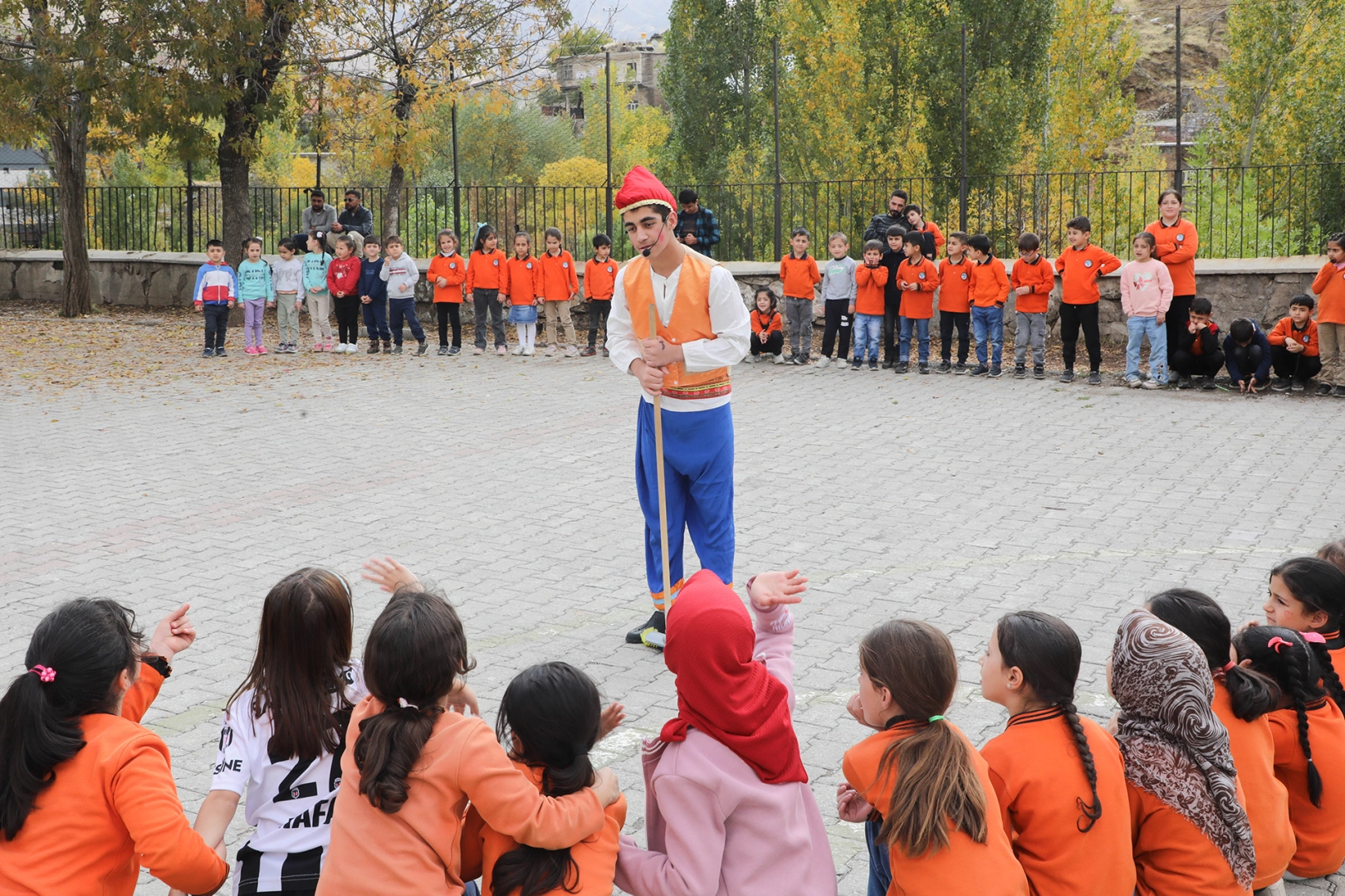 Bitlis Tiyatrosu, Sezonu ‘İbiş ile Beyefendi’ ile Açtı