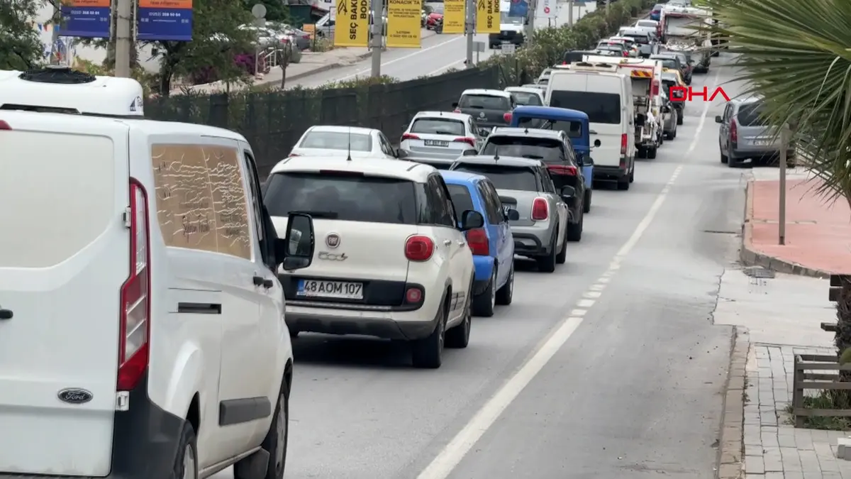 Akın akın gidiyorlar! Bodrum'a son 24 saatte 20 bin araç girdi 7