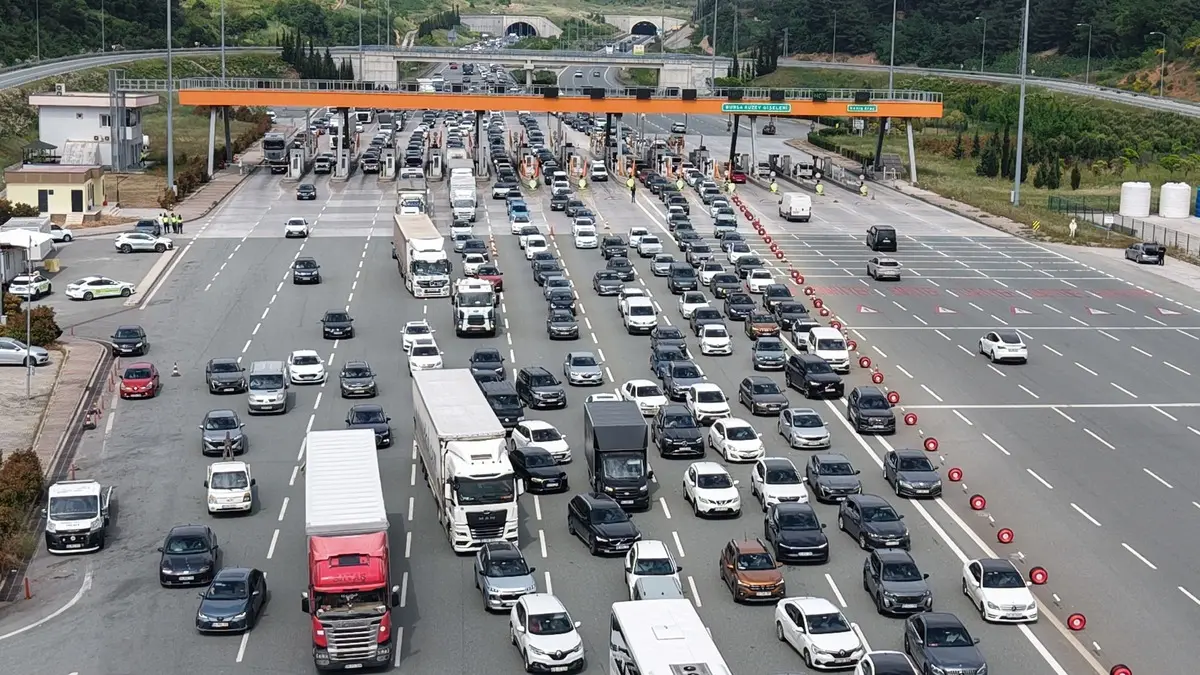 Akın akın gidiyorlar! Bodrum'a son 24 saatte 20 bin araç girdi 3