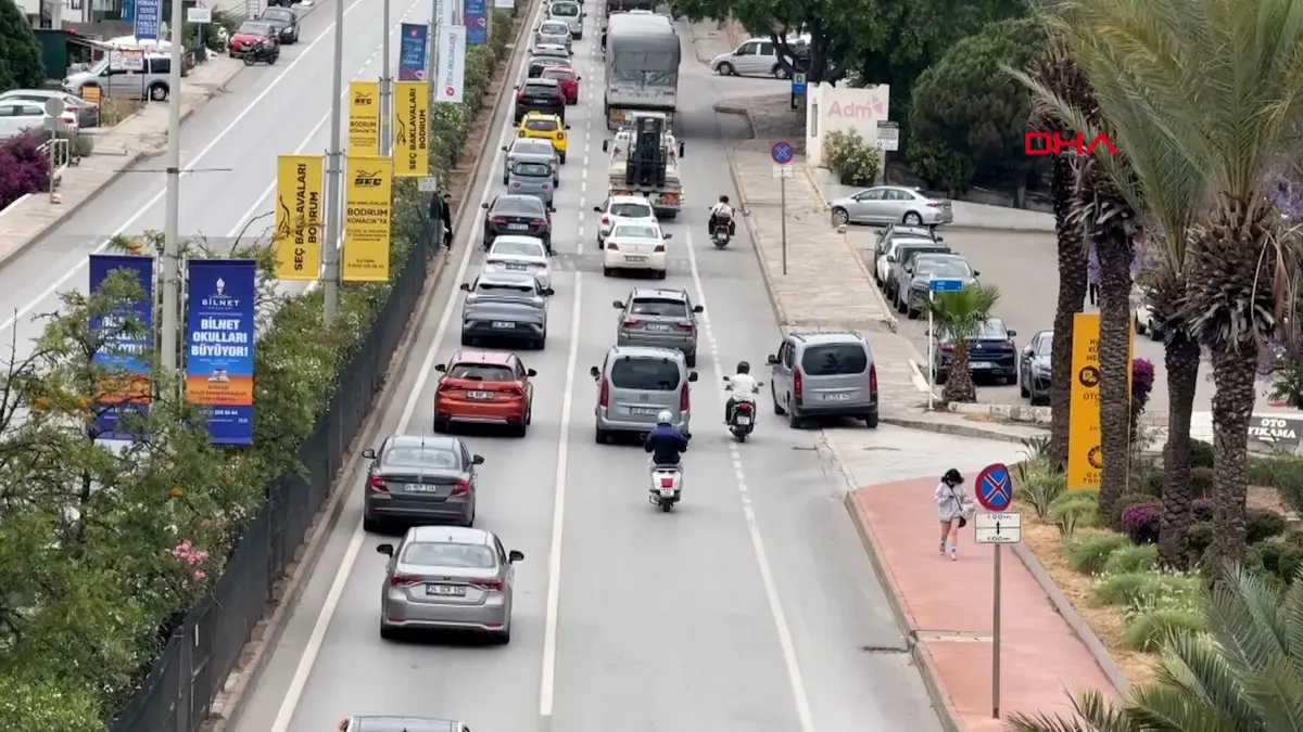 Akın akın gidiyorlar! Bodrum a son 24 saatte 20 bin araç girdi 6