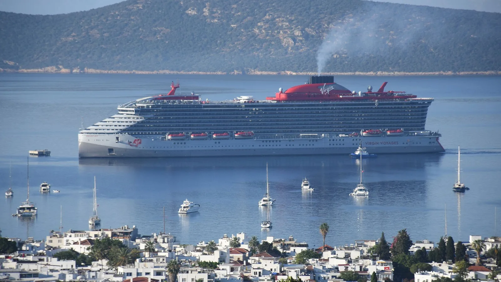 Bodrum’a Dev Gemi ile 2.556 Turist Geldi!