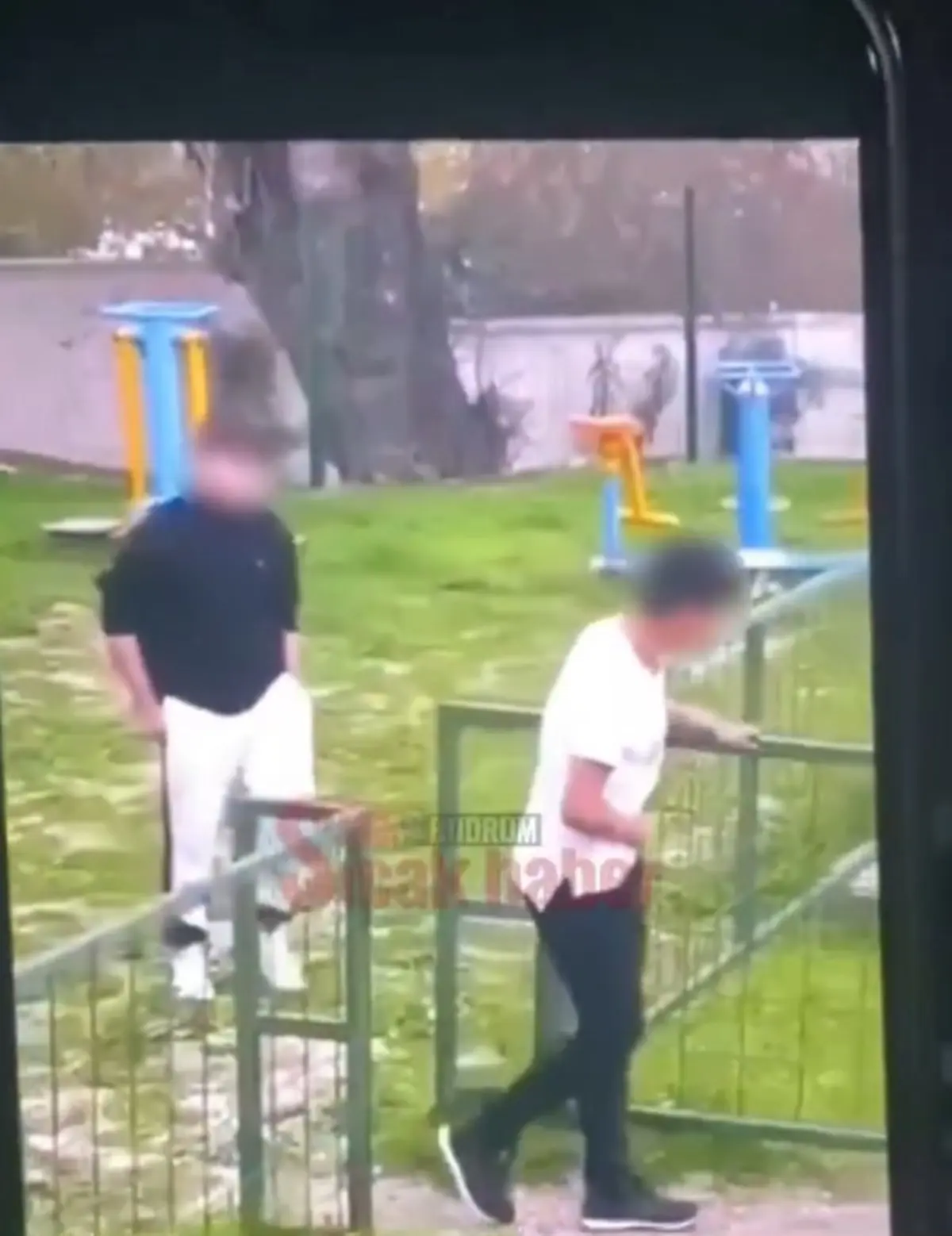 Yer: Bodrum... Otizmli akranını evire çevire dövdü: O anlar kamerada! 5