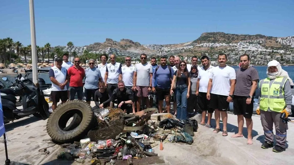 Bodrum’da Deniz Dibi Temizliği Yapıldı