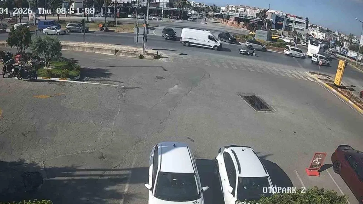 Bodrum’da Kamyonet ile Motosiklet Çarpıştı!