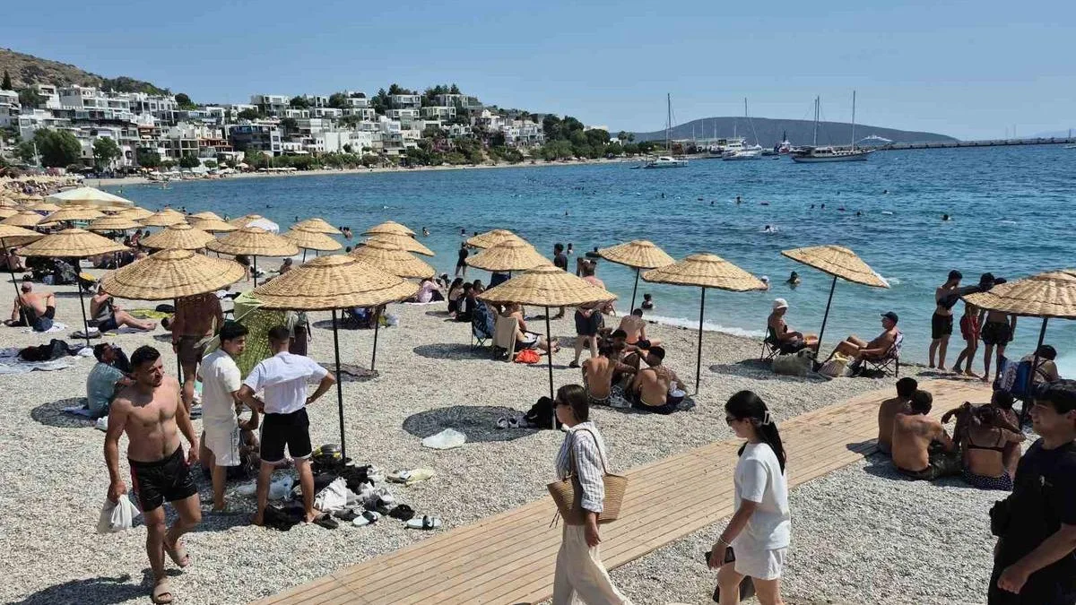 Bodrum’da Sıcak Havalar Sahilleri Doldurdu!