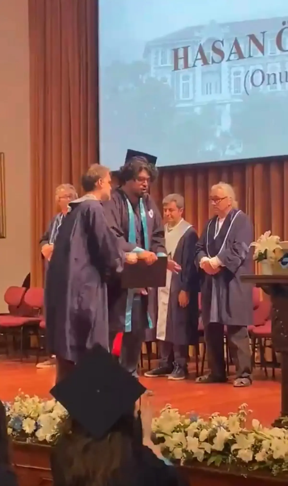 Boğaziçi nde  diploma  düellosu! Öğrenci fotoğrafı reddetti, akademisyen diplomayı geri almaya çalıştı... 4