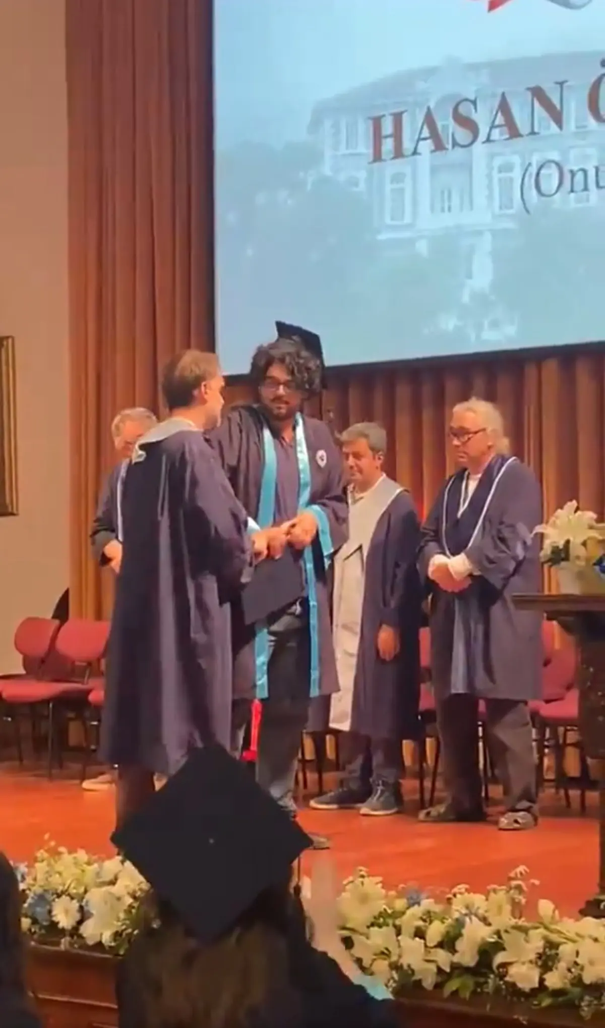 Boğaziçi nde  diploma  düellosu! Öğrenci fotoğrafı reddetti, akademisyen diplomayı geri almaya çalıştı... 3
