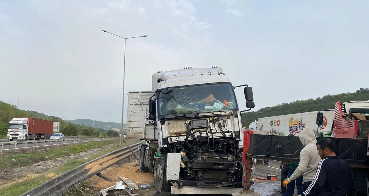Bolu’da TIR Kazası: Sürücü Hafif Yaralandı