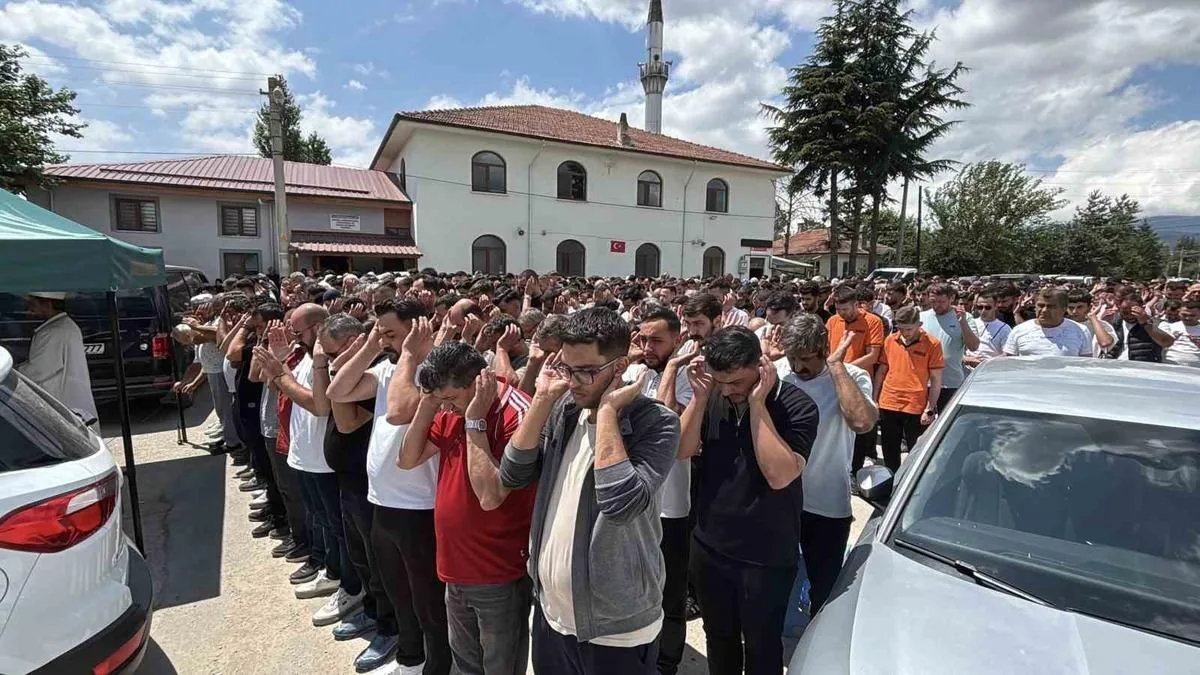 Bolu’da Uçuruma Yuvarlanan Çift Toprağa Verildi