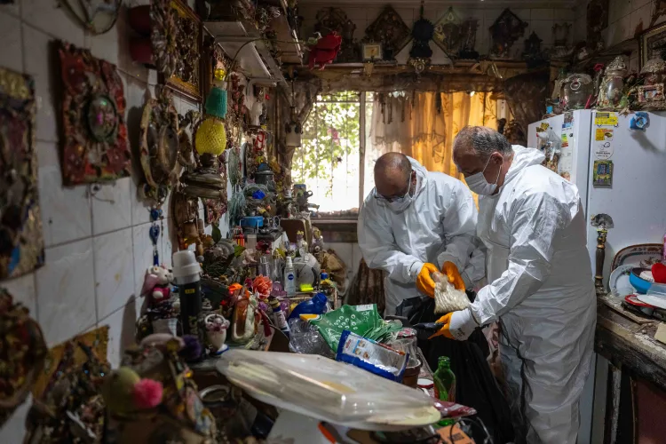 Bornova’da Çöp Evi Temizlendi, Mahalle Rahatladı
