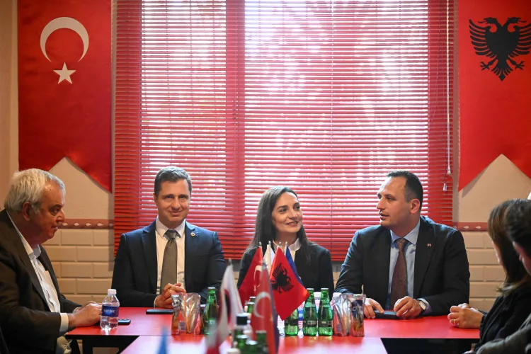 Bornova’da Dayanışma Vurgusu: Hukuk ve Demokrasi