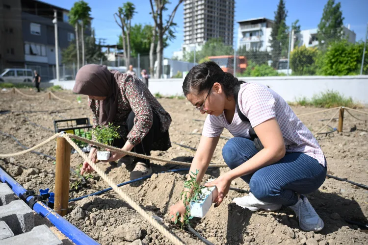 Bornova’da Kadınlar, Toprakla Hayat Buluyor!