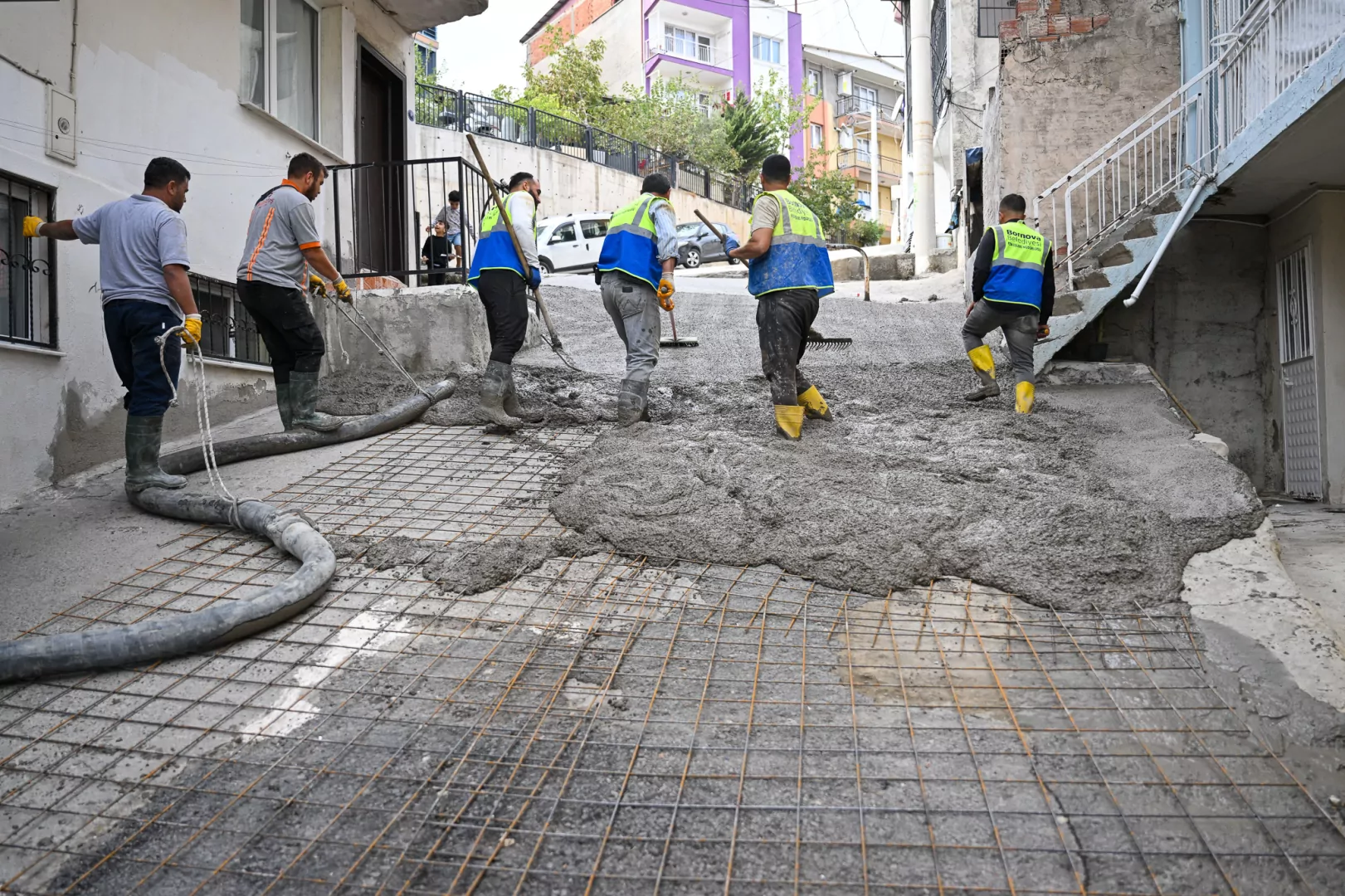 Bornova’da Tehlikeli Yokuş Güvenli Hale Getirildi