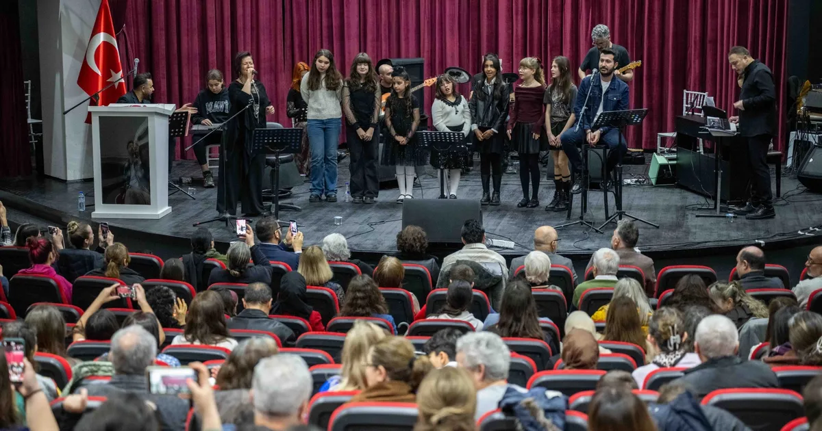 Bornova’da Unutulmaz Melodiler Yankılandı!