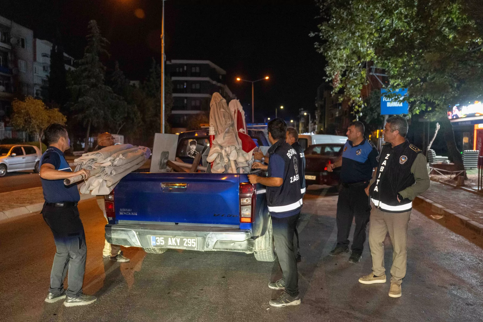 Bornova’da Zabıta Denetimleri Hız Kesmeden Devam Ediyor