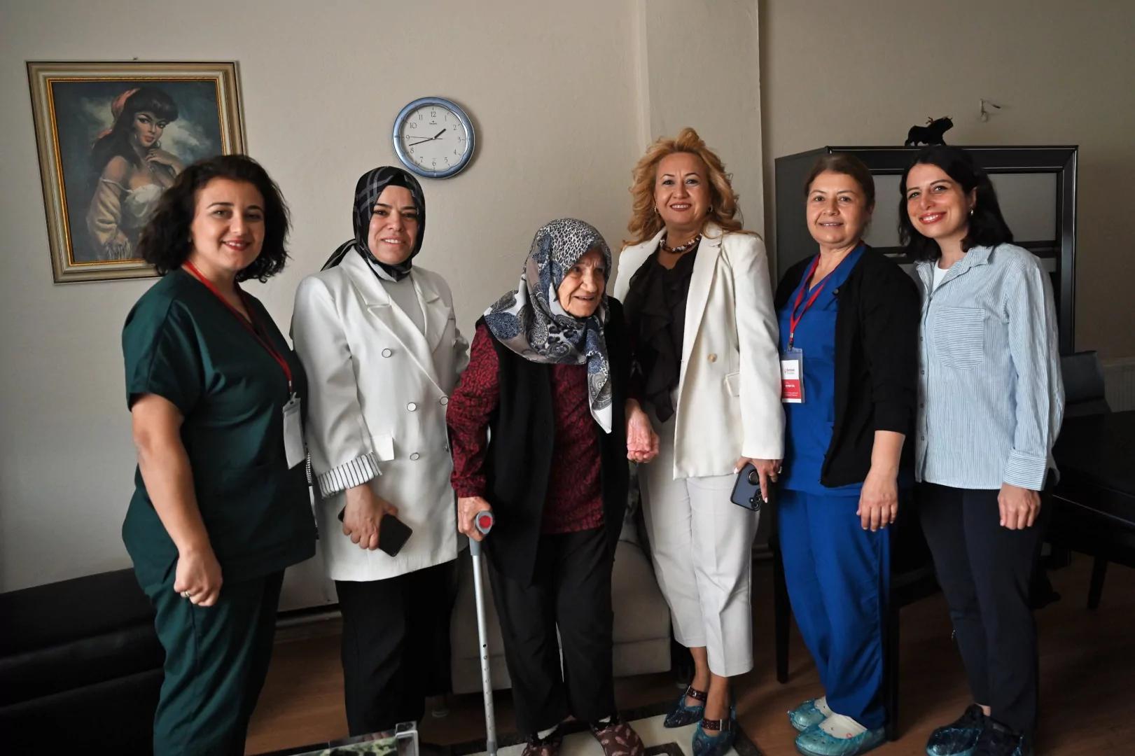 Bornova, Yaşlılar Günü’nde Çınarlarını Unutmadı