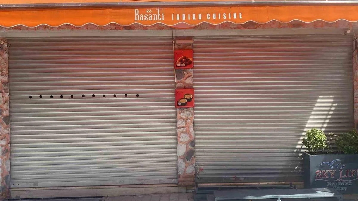 Boş Dükkanın İçinden Korkunç Kokular Yükseldi!