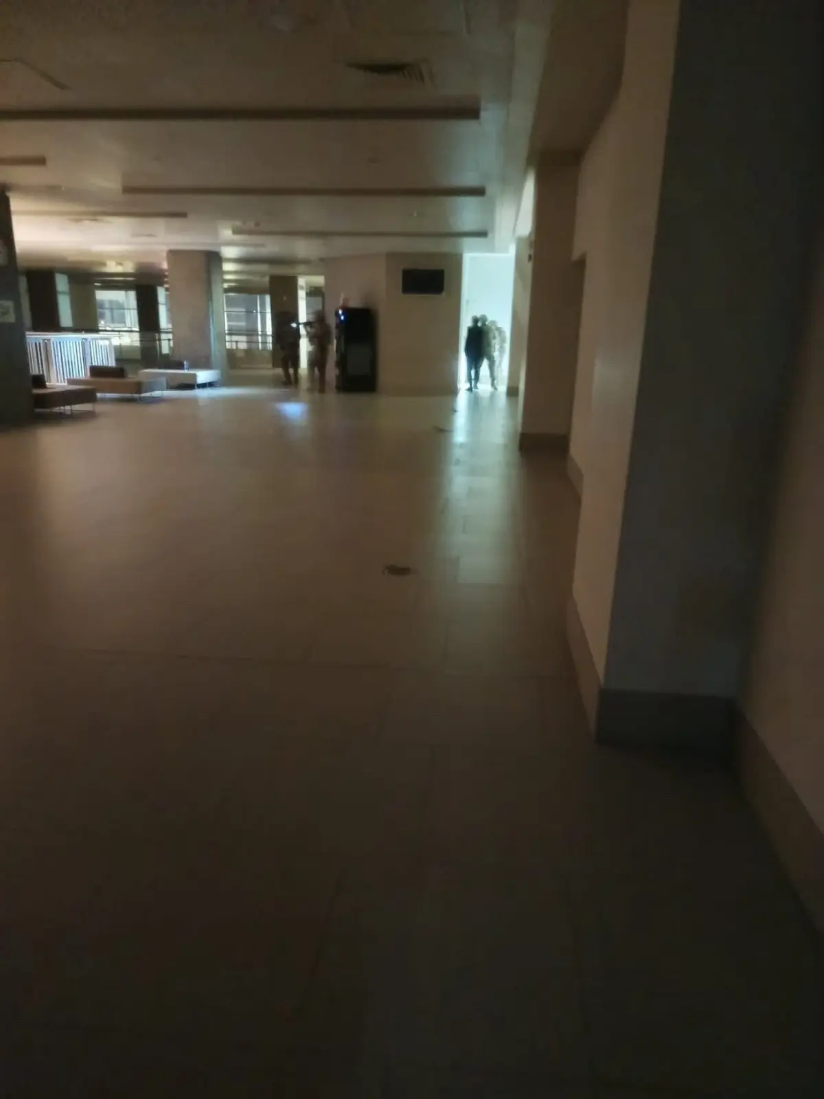 Böyle baba olmaz olsun! Kızını hastanede pusu kurup öldürmeye çalıştı 1