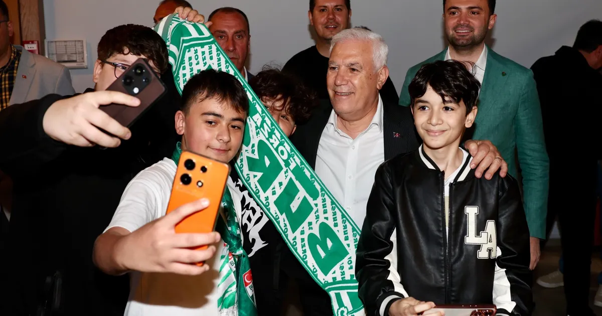 Bozbey’den Bursaspor’a Müjde: Kapalı Tribün Geliyor!