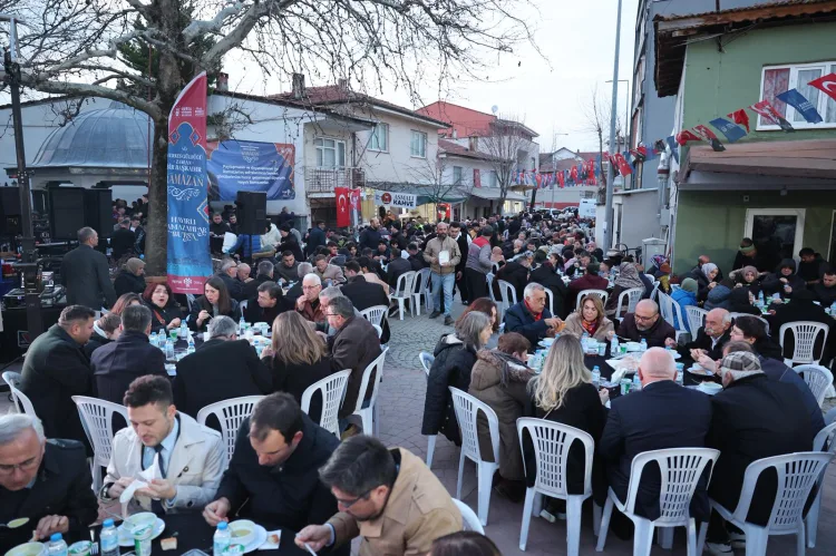 Bozbey, Kadir Gecesi’nde Özlüce’de İftar Açtı