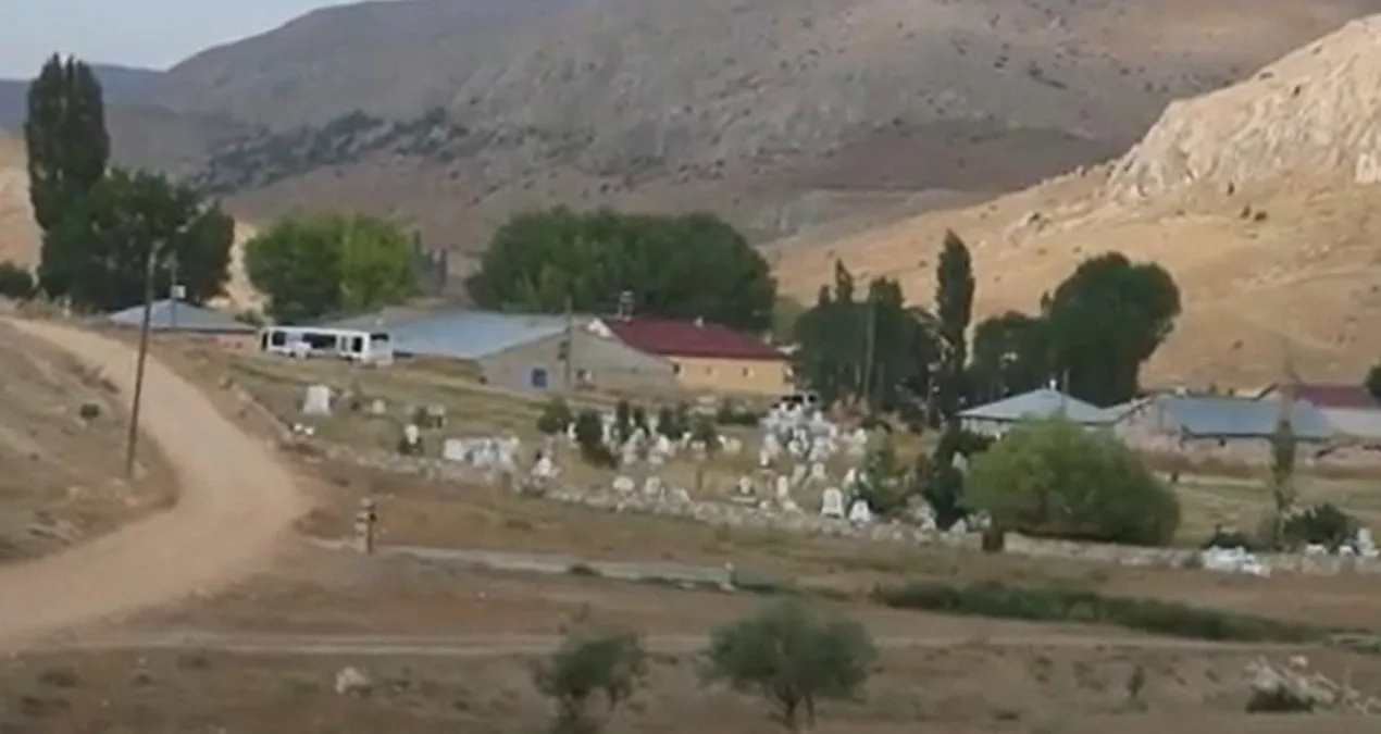 Bozüyük Köyü: Cezalı Halkın Yolu ve İletişimi