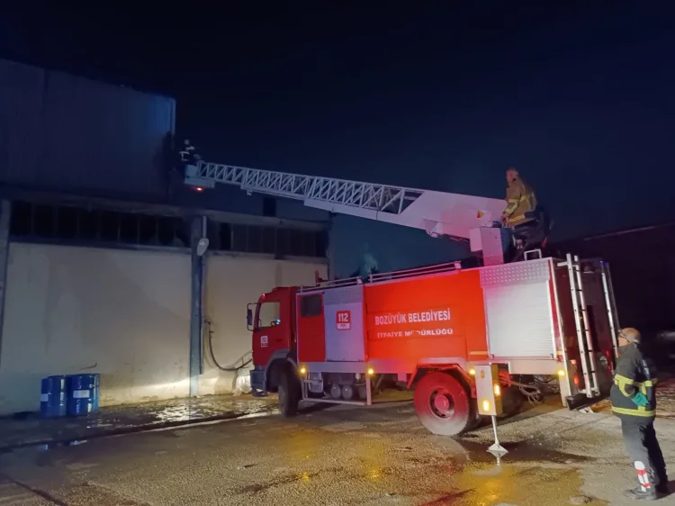 Bozüyük’te Fabrikada Gece Yangın Paniği!