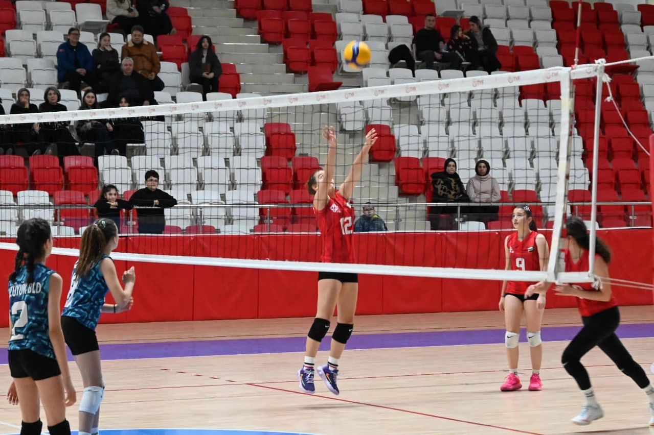 Bozüyük’ün Kızları Voleybolda Tarih Yazdı!