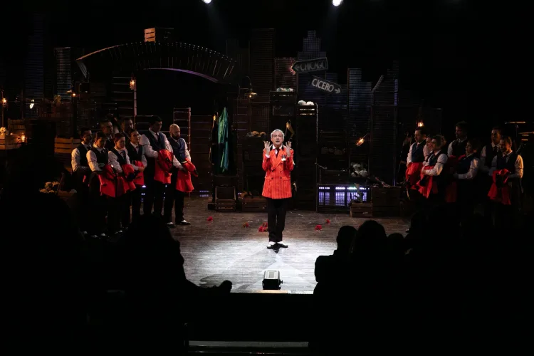 Brecht’in Eseri İzmir’de Sahnelendi, Kapalı Gişe!