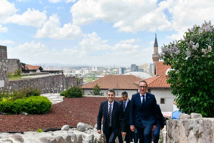 Brüksel Başbakanı Dilliès’ten Ankara Ziyareti!