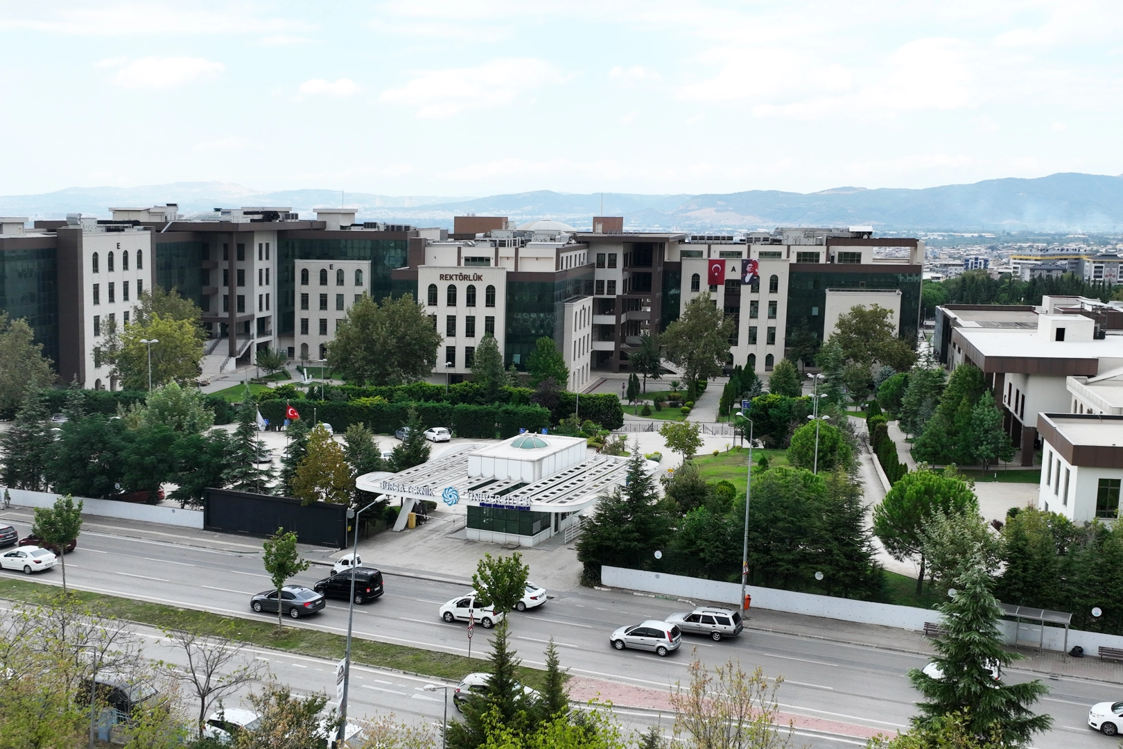 BTÜ’ye YÖKAK’tan 5 Yıl Süreyle Tam Akreditasyon!