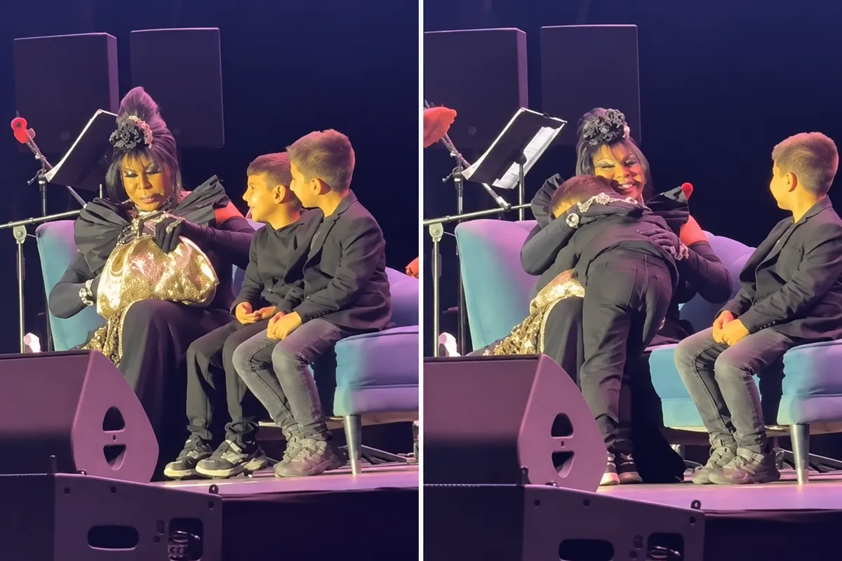 Bülent Ersoy, Bursa konserinde çocuklara harçlık vererek gönülleri fethetti