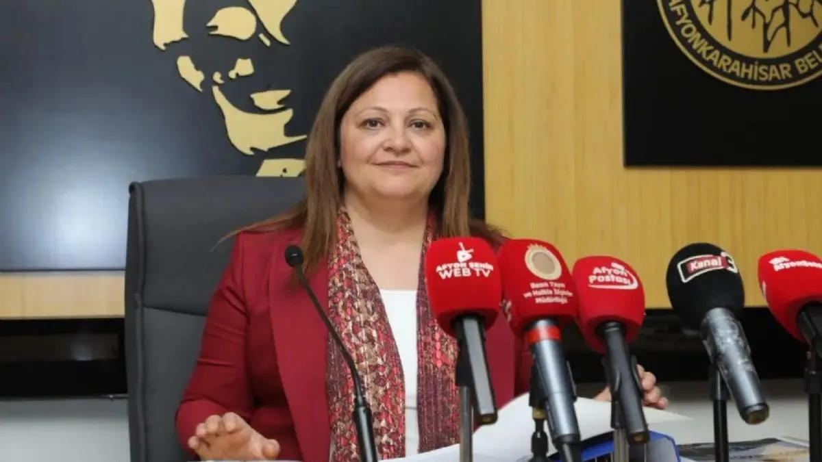 Burcu Köksal AK Parti’ye Geçiyor İddiası!