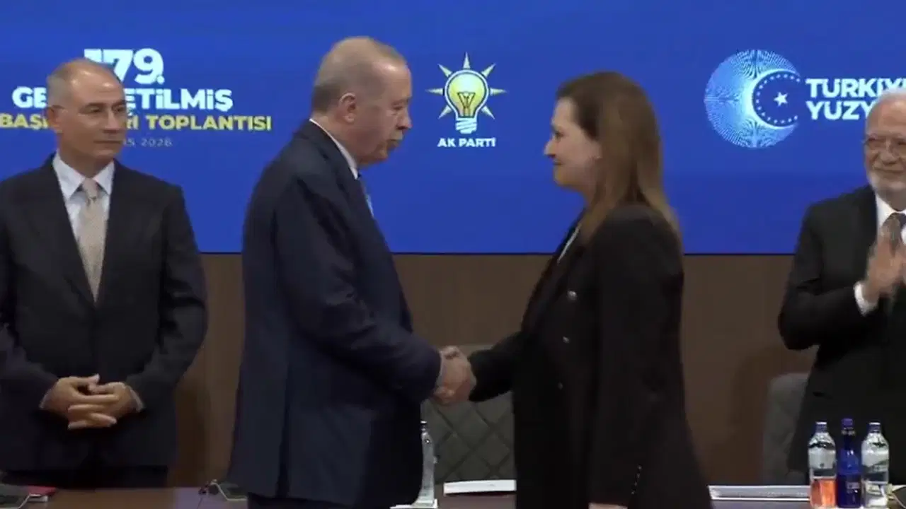 Burcu Köksal AKP’ye Geçti: Siyasi Transferin Ayrıntıları