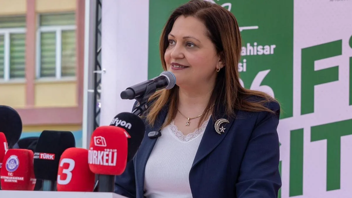 Burcu Köksal’ın AK Parti’ye Geçiş İddiası Tartışma Yarattı