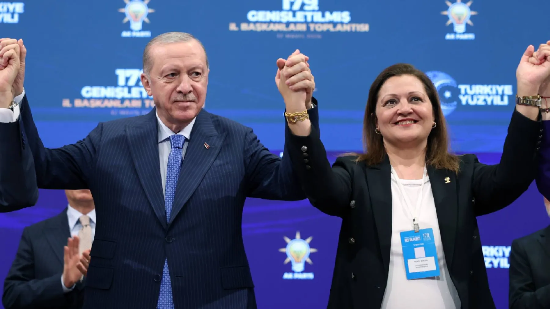 Burcu Köksal’ın AKP’ye Geçişi Tartışma Yarattı