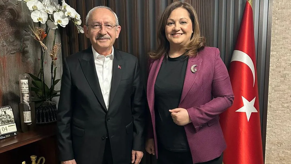 Burcu Köksal Kılıçdaroğlu ile Görüştü, AKP’ye Geçiyor!