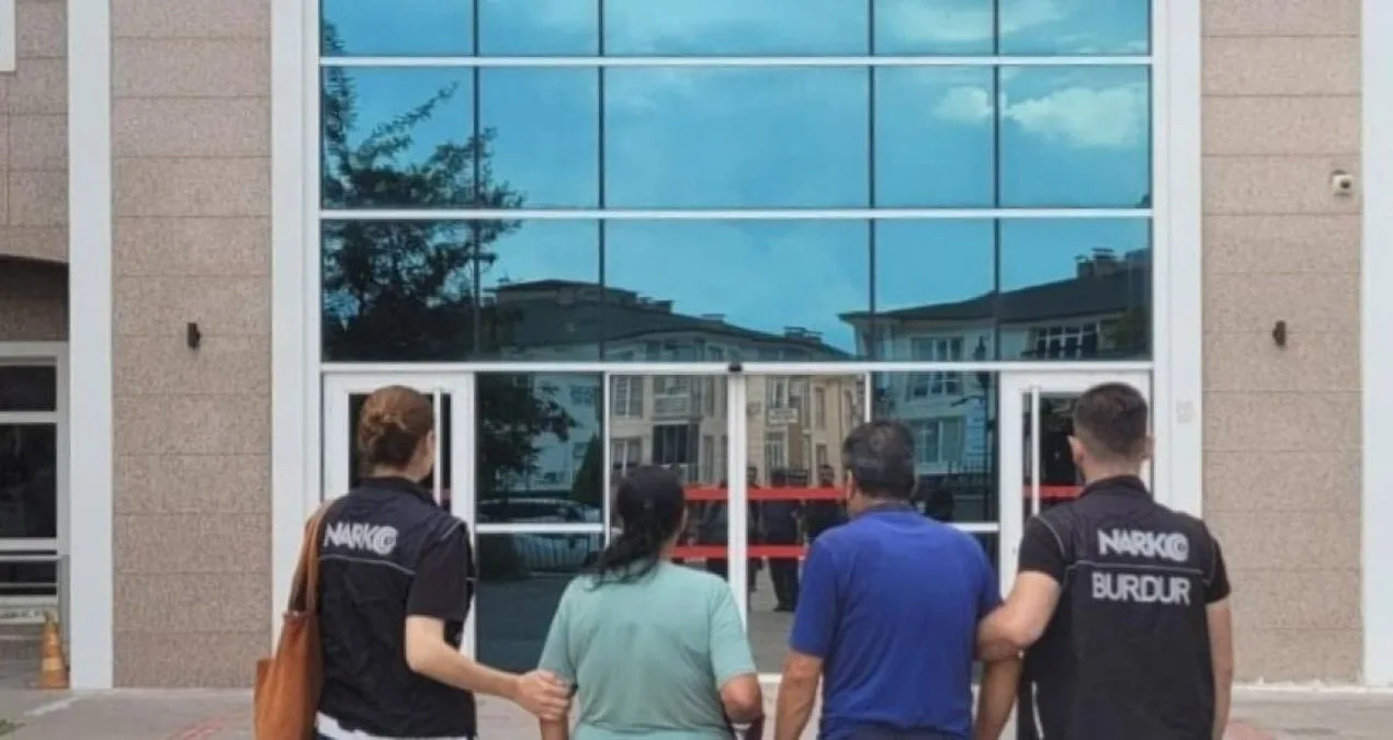 Burdur’da Uyuşturucu Operasyonu: 54 Kök Kenevir Ele Geçirildi