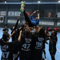 Bursa Büyükşehir Belediyespor sezonun üçüncü kupasına da kavuştu