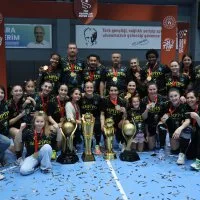 Bursa Büyükşehir Belediyespor sezonun üçüncü kupasına da kavuştu