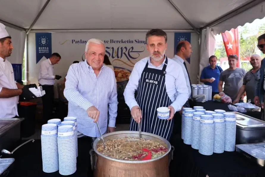 Bursa Büyükşehir’den Nilüfer’de vatandaşlara aşure ikramı