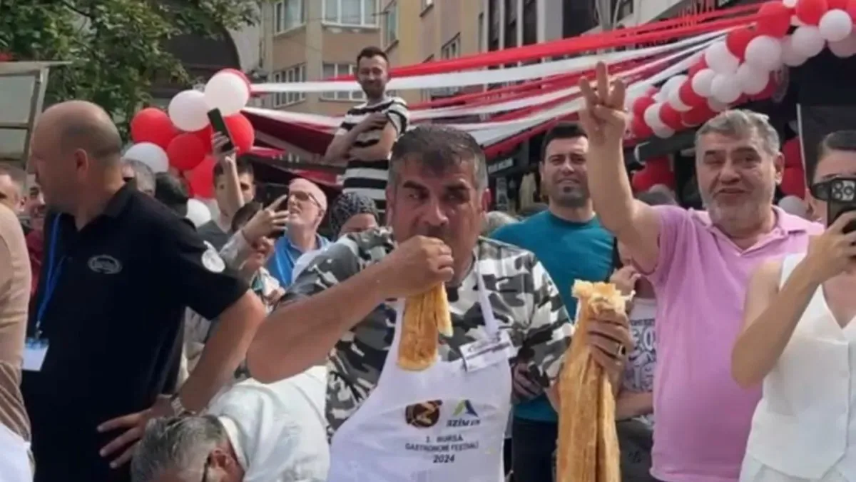 Bursa’da 11 Metrelik Börek Yarışması!