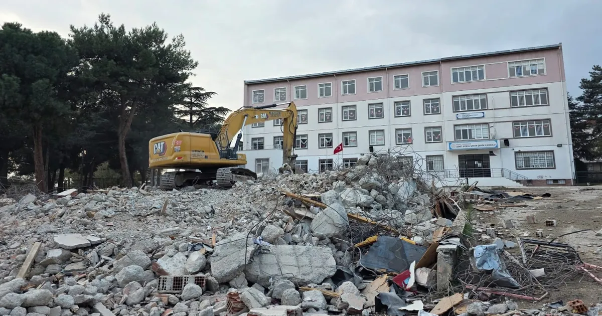 Bursa’da 43 Yıllık Okul Yıkıldı, Moderni Geliyor!