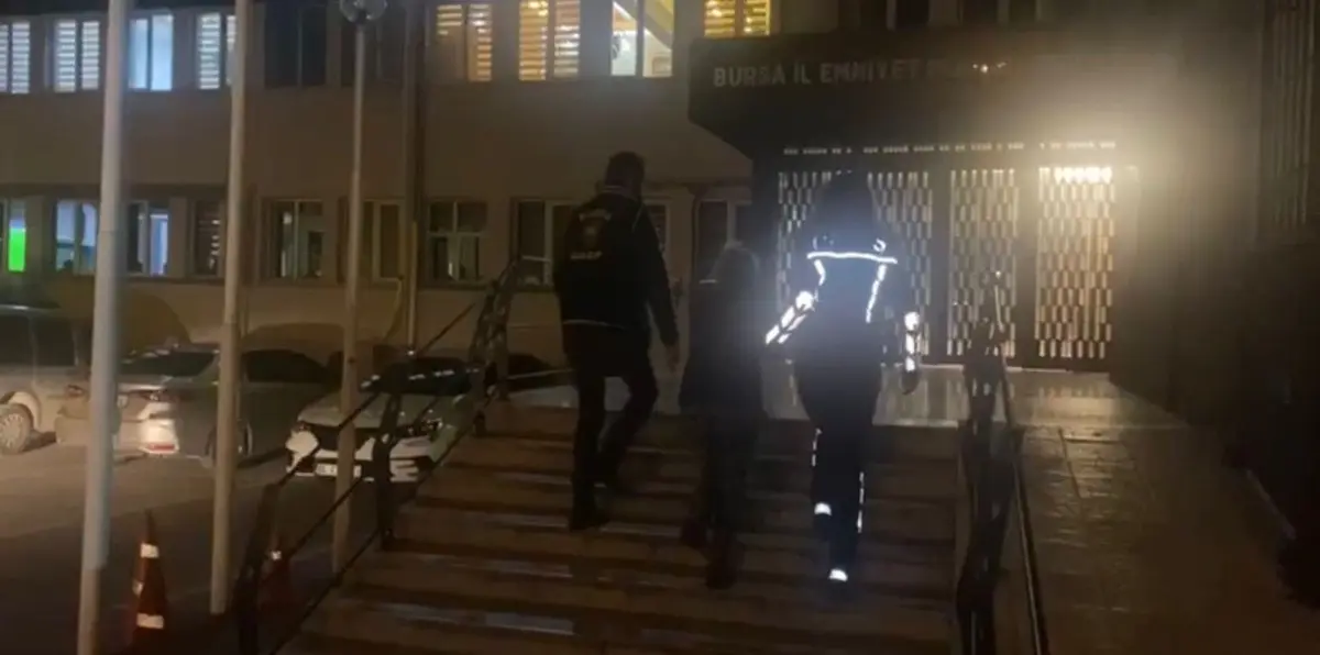 Film gibi olay: Türk baba oğlunu Alman annesinden kaçırıp 7 yıl harabe evde sakladı! Dışarı bile çıkarmamışlar... 10