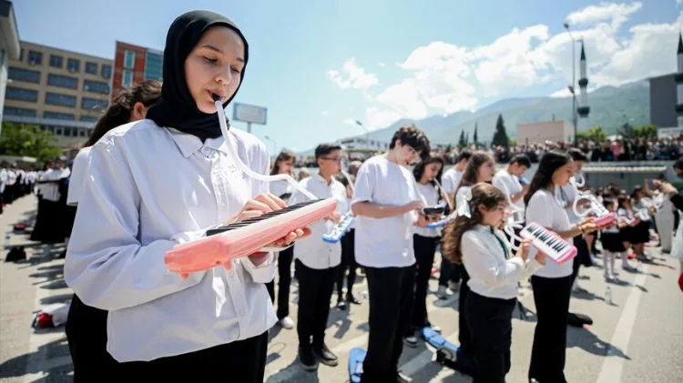 Bursa’da 985 Öğrenci ile Rekor Denemesi!