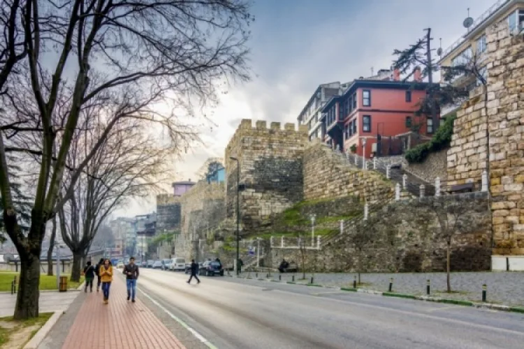 Bursa’da Bugün Hava: Parçalı Bulutlu ve Sıcak!