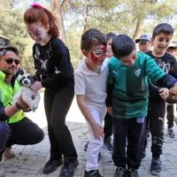 Bursa'da çocuklar patili dostlarla buluştu